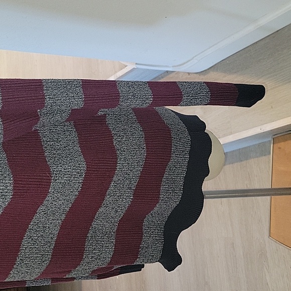 AMERICAN EAGLE AEO Striped Crew Neck Sweater Burgundy‎ Gray Knitwear Pullover L - Picture 5 of 7